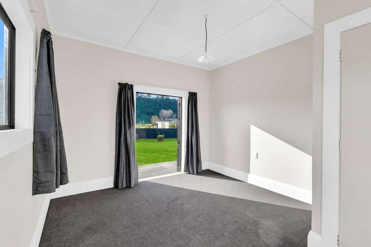 5 Banks Street Tolaga Bay_13