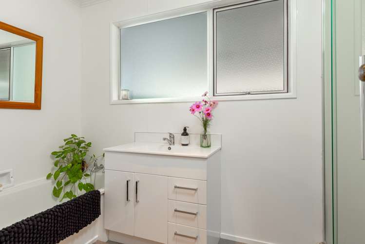 8 Lynley Crescent Blenheim Central_10