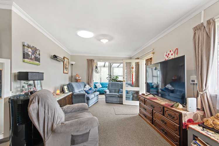 28 Woods Avenue Matua_5