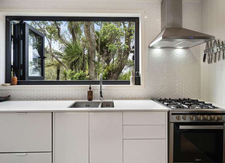 3 Huia Road Titirangi_12