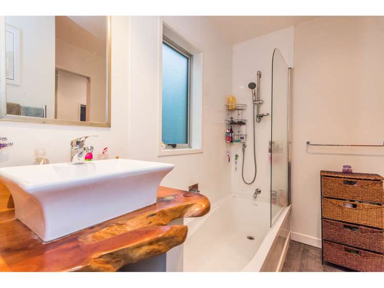 693 Huia Road Parau_8