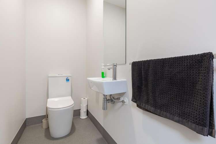 3B/40 Waters Avenue Burleigh_8