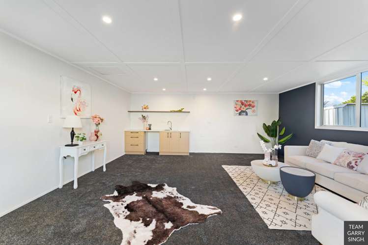 34 Antrim Crescent Otara_21