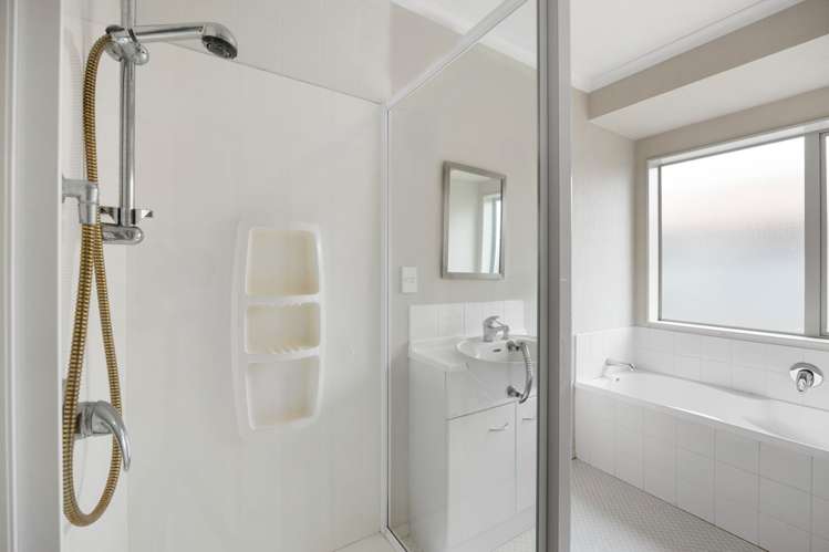 81 Wiltshire Drive Huntington_14