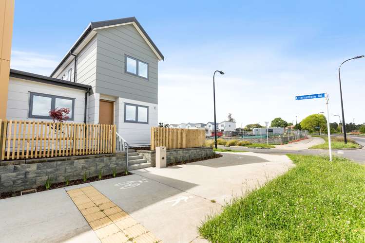 35 Otuwairoa Esplanade Opaheke_11