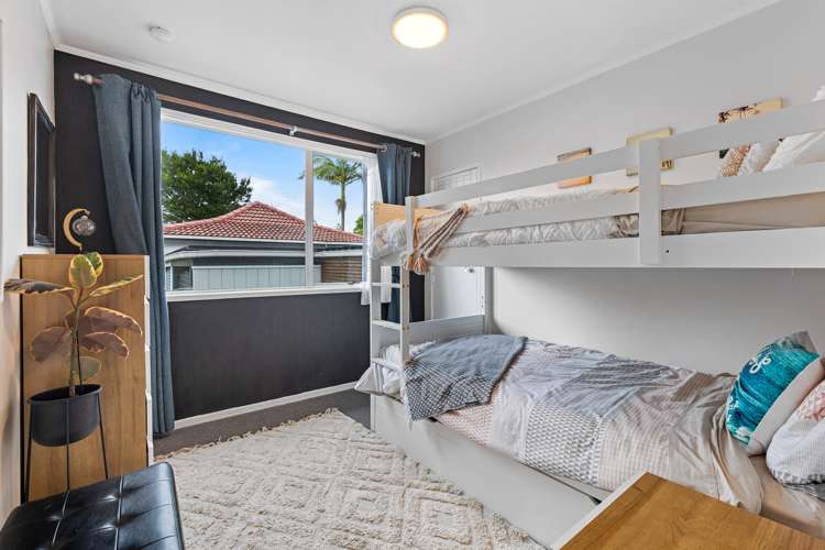 2/57 Solar Road Glen Eden_13