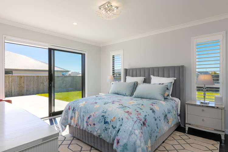 3 Caproni Road Burleigh_16