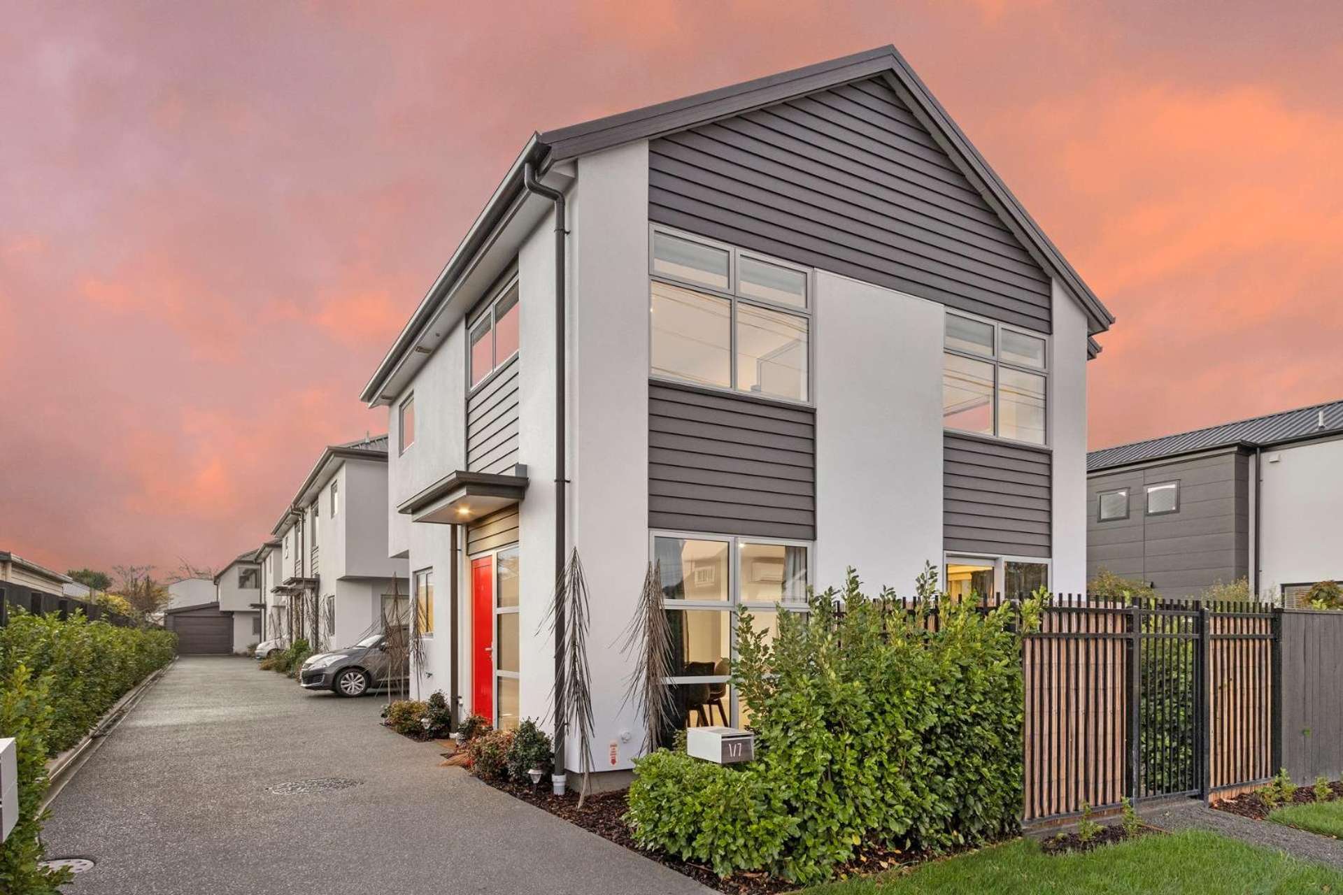 1/7 Bolton Avenue 10222_0