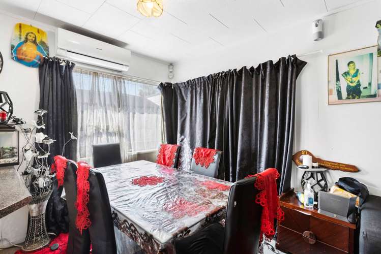 16 Anglers Way Wattle Downs_12