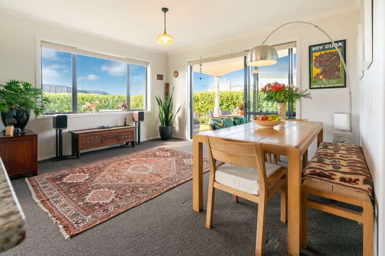 18 Takahe Drive Paraparaumu Beach_16