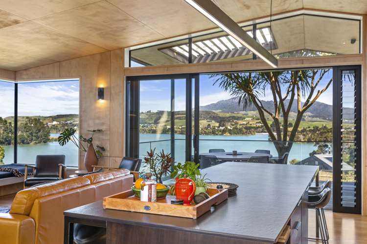 21 Point Street Raglan_12