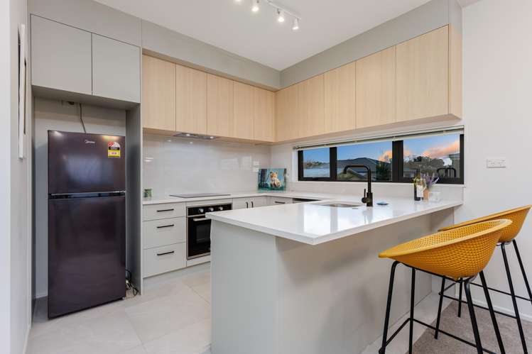4/43A Waimumu Road Massey_4