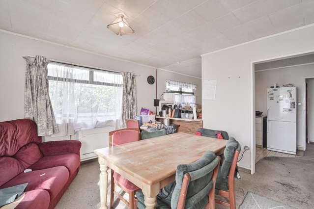 2/1017 Tomoana Road Mahora_2