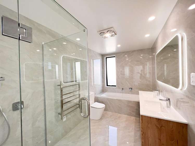 5/281B Hillsborough Road 1687_9