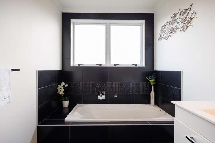 59 Liberty Grove Kelvin Grove_17