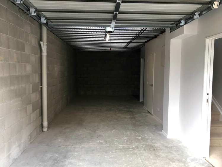 1/11 Ray Small Drive Papakura_6