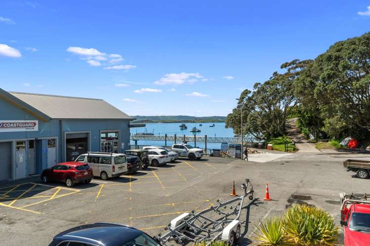 88 Wallis Street Raglan_32