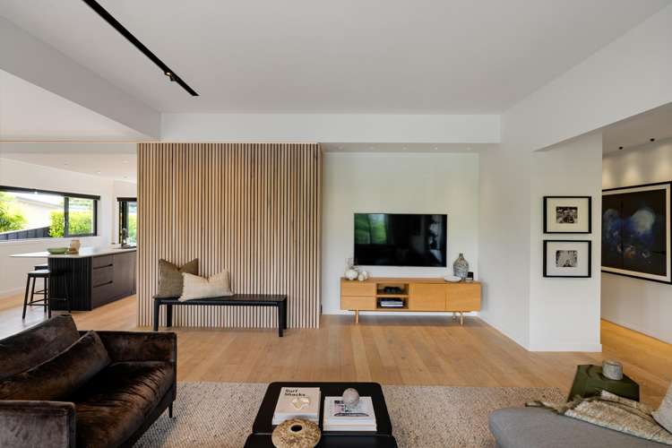 788 River Road Chartwell_10