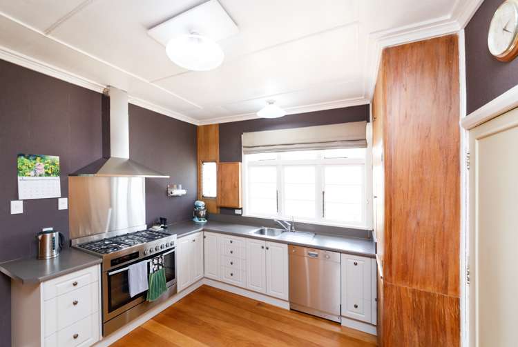 82 Bell Road West Halcombe_9