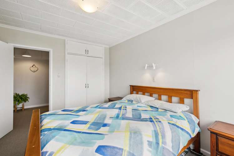 17/125 Grant Road_5