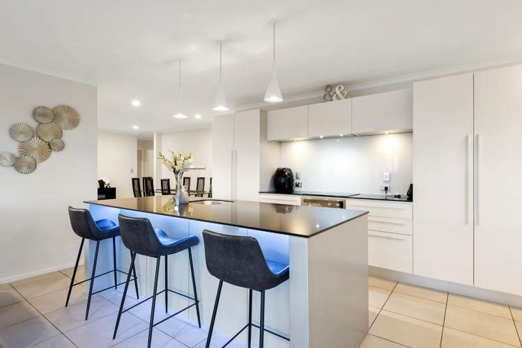 690 Ridge Road Riverhead_15