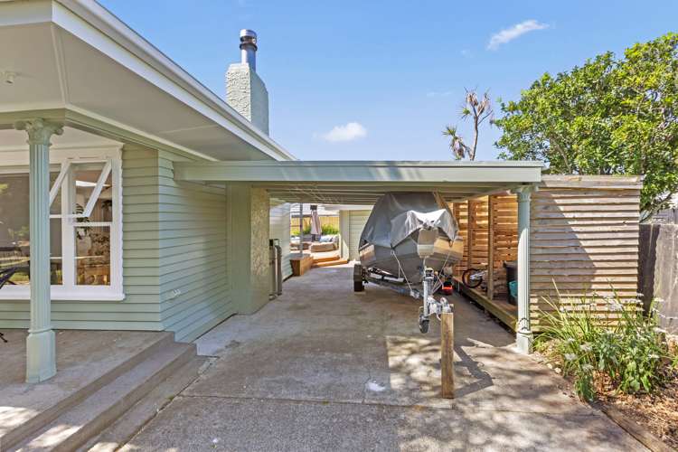 21 Lorenzen Bay Road Raglan_25