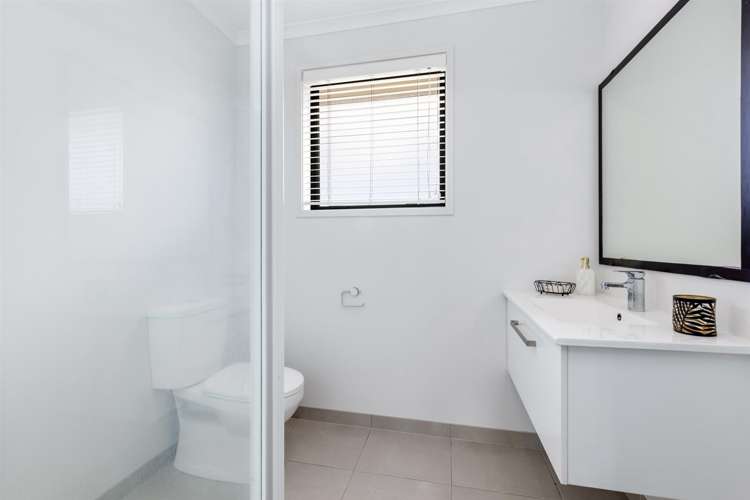 8 Akeake Lane Manurewa_9