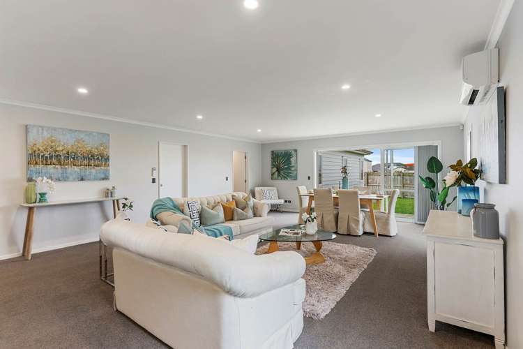 23 Soaring Bird Drive Takanini_19