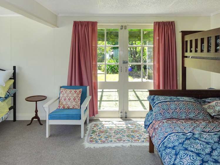 7 Hennessy Street West Foxton Beach_12