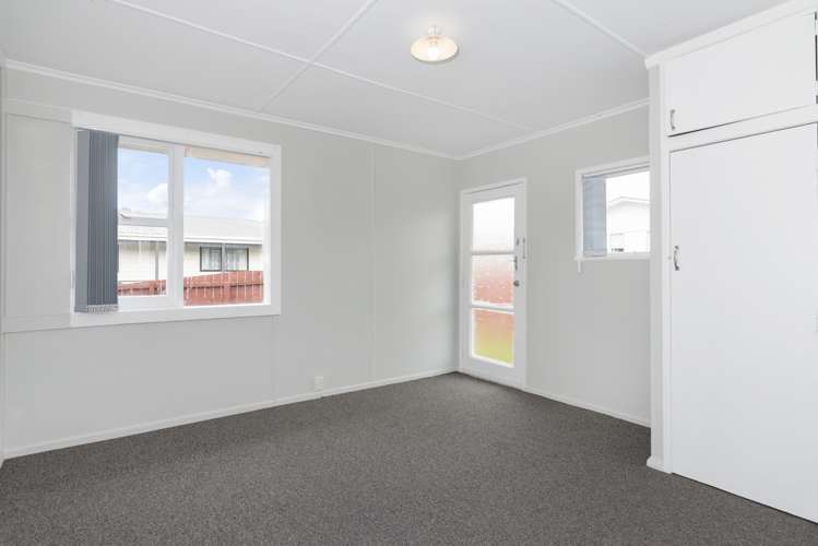 2/215 Swanson Road Henderson_14