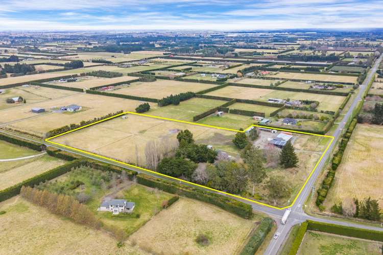 325 Curraghs Road_0