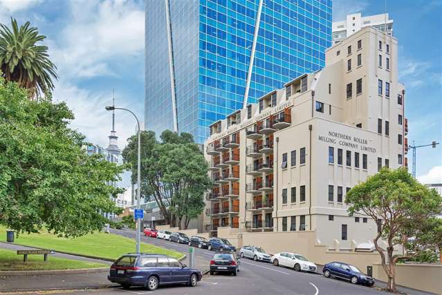 Partly furnished one bedroom apartment in central city