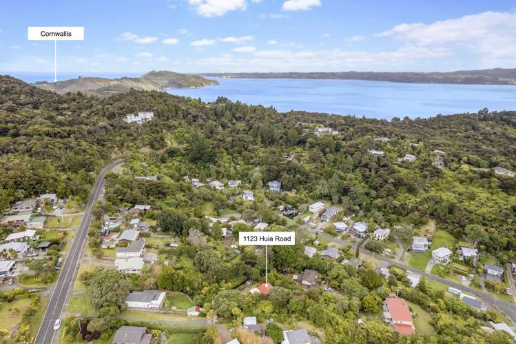 1123 Huia Road Huia_20