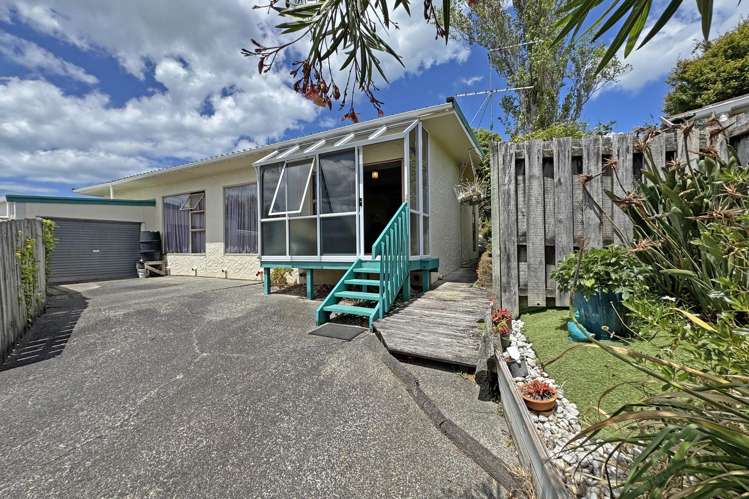 2/867 Beach Road Torbay_14