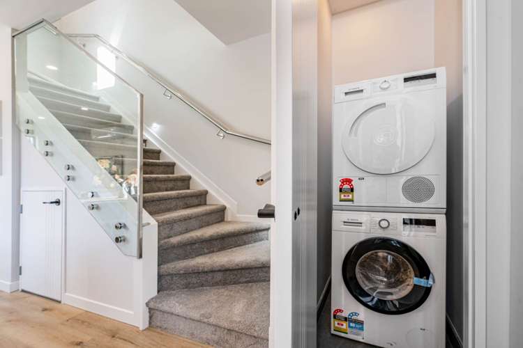 8/110 Beach Road Te Atatu Peninsula_6