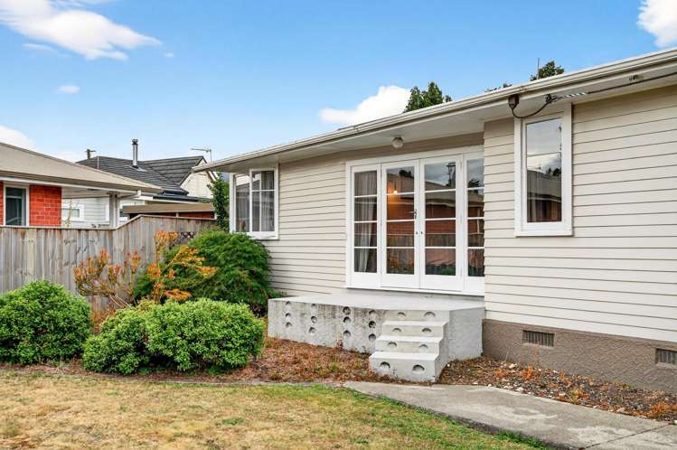 8 Oxford Street Lansdowne_13