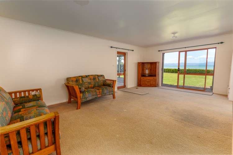 1692 East Coast Road Whakatiwai_13