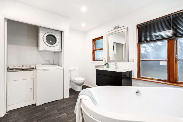 142 Severn Street Island Bay_14