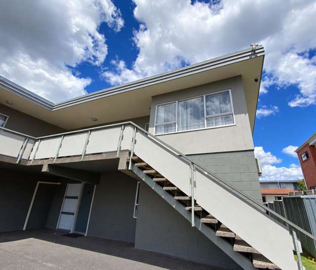 Upstairs one bedroom unit – CBD
