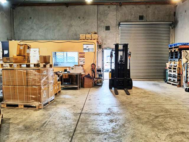 Unit 2/3 Brick Street Henderson_1