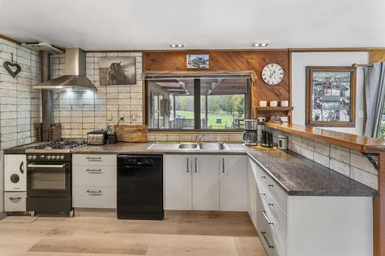 170 Pigeon Valley South Branch Road Wakefield_14