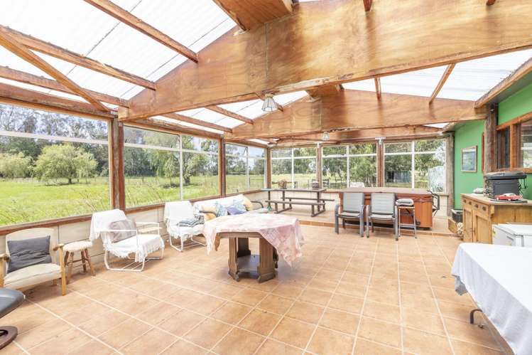 1649 Cust Road Cust_28