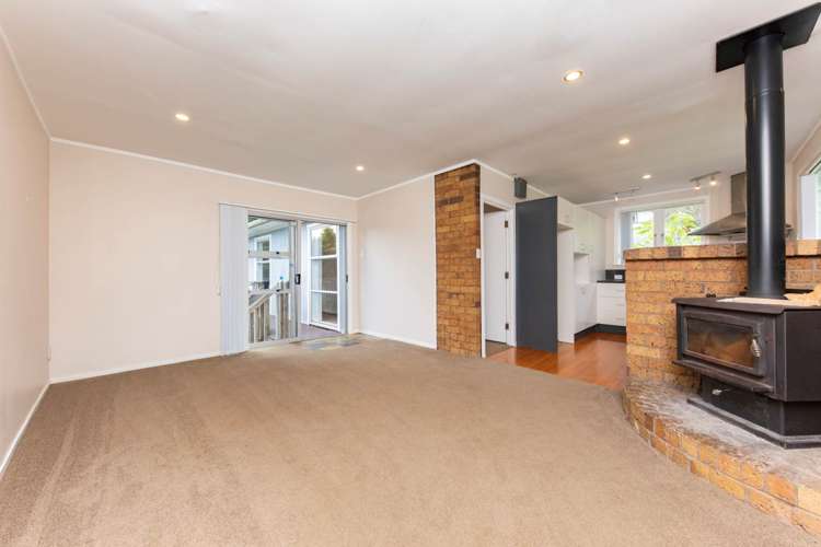 189 Glengarry Road Glen Eden_17