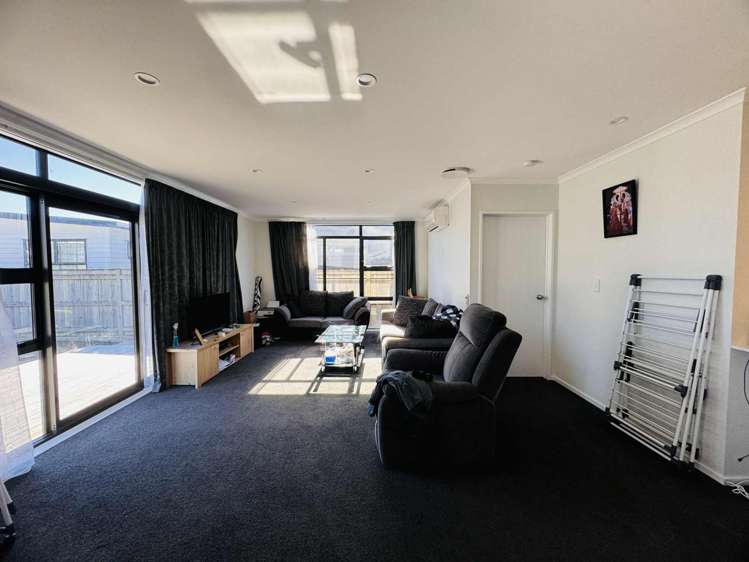  48 Exeter Crescent Takaro_1