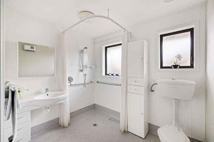 2/2 Burnridge Place Belfast_10