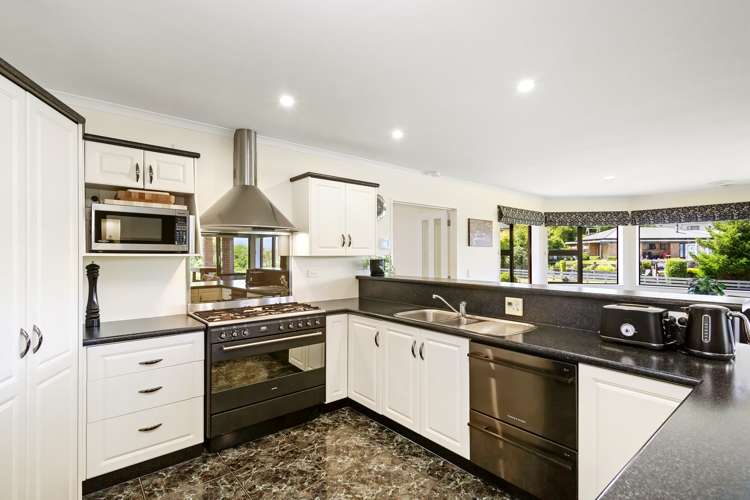 1 Grace Nicholls Grove Riverstone Terraces_5