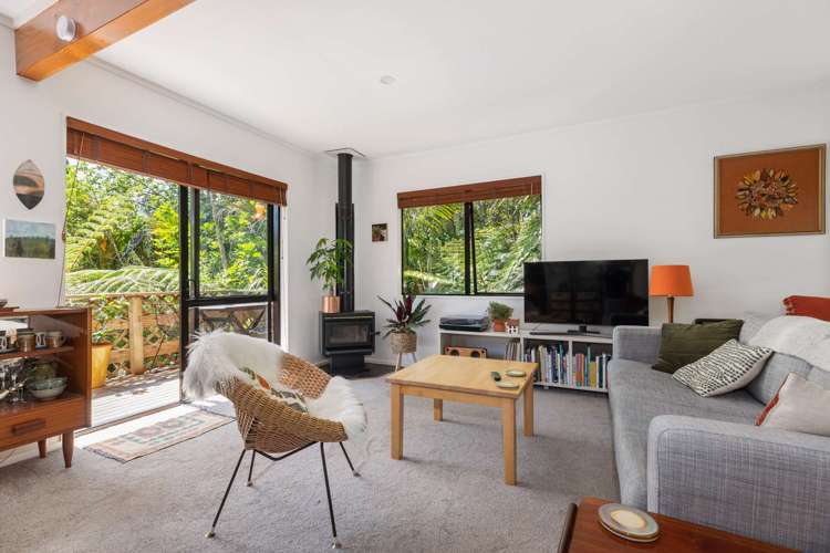 11 Valley View Road Titirangi_9