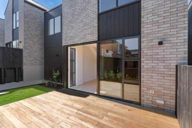28 Weybridge Crescent_1