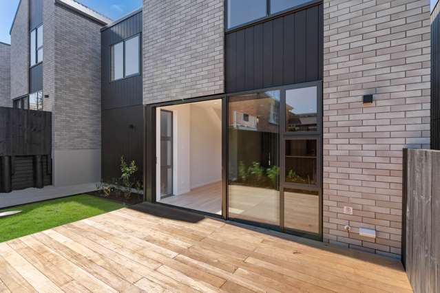 28 Weybridge Crescent Glen Innes_1