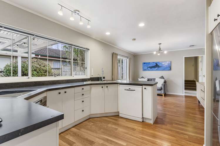 57 Gosford Drive Botany Downs_15
